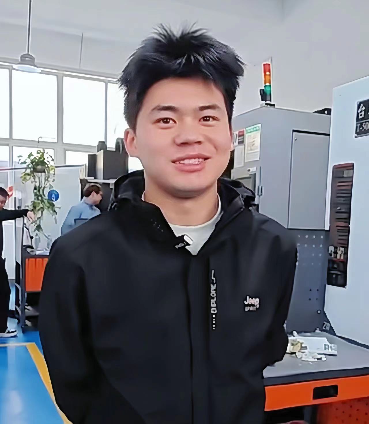 18歲山東菏澤小伙，學(xué)編程提升自己